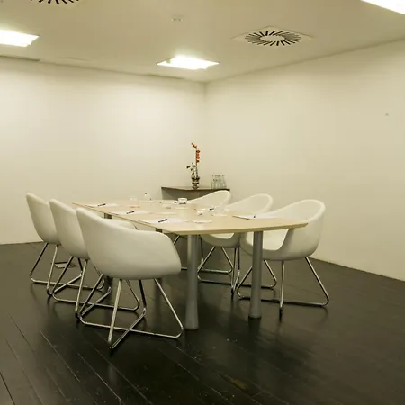 Jeronimos 8 Szálloda 4*