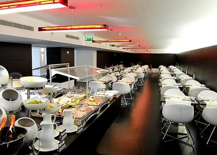 热罗尼姆斯8号酒店