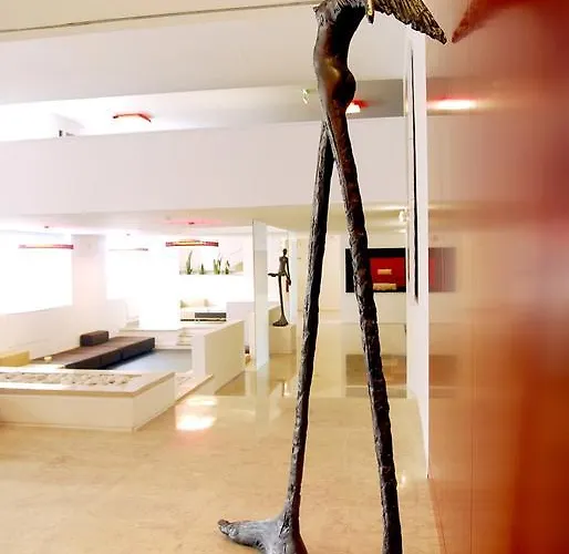 热罗尼姆斯8号酒店 4*