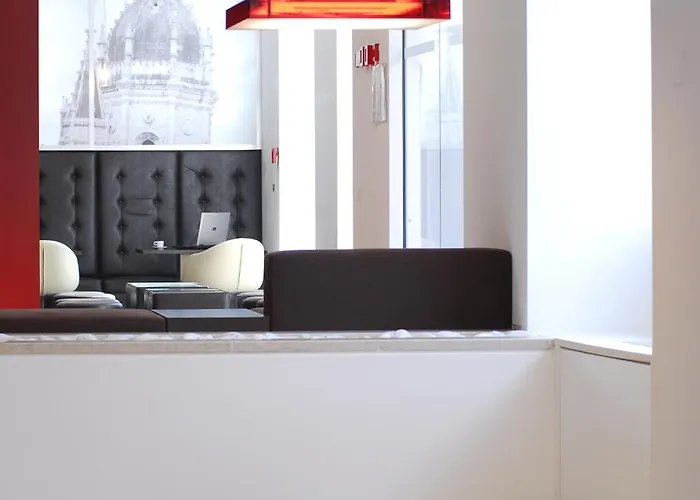 热罗尼姆斯8号酒店 酒店