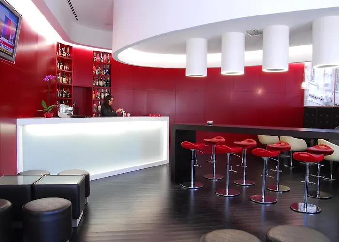 热罗尼姆斯8号酒店 4*