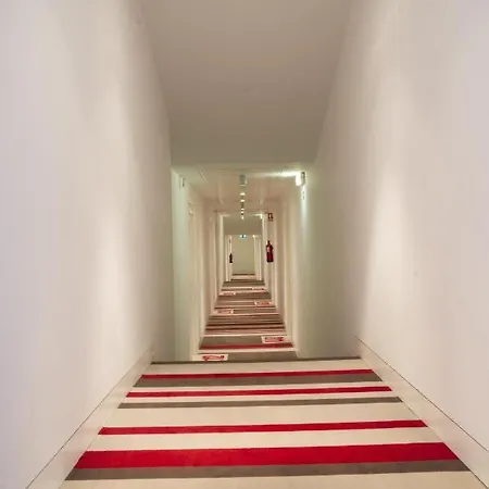 Jeronimos 8 Hotel 4*